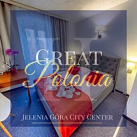 Great Polonia Center 아파트호텔 옐레니아구라